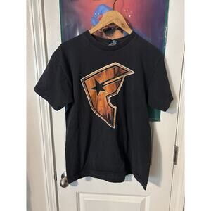 black famous stars and straps F T-shirt size M Y2k